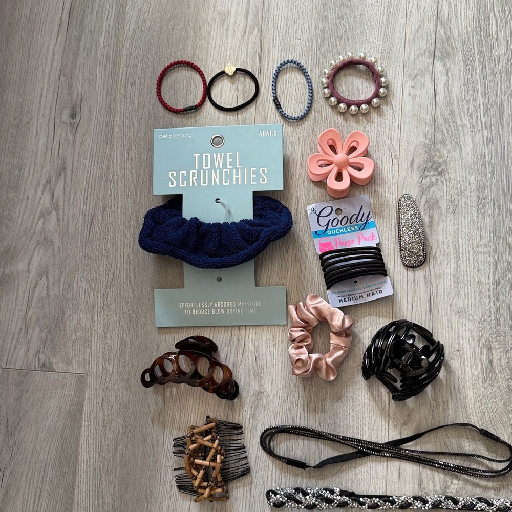 Long hair lot of hair accessories - Picture 2 of 3